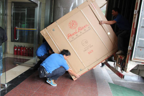 巴马钢琴贵重工艺品无忧运